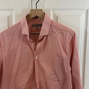EXPRESS Men’s Fitted Salmon Buttoned Down Shirt